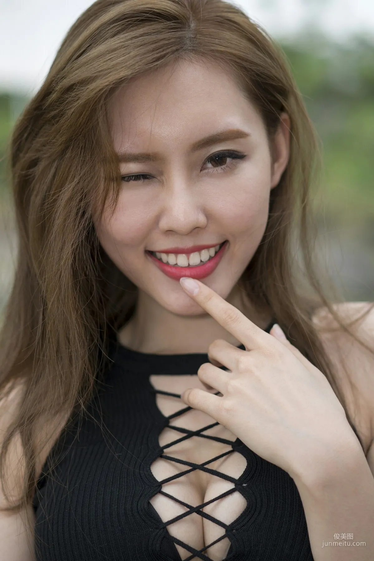 [Taiwan Beauties] Guo Minwen Queenie, Striped Short Skirt Street Snap Photo Set photo 48