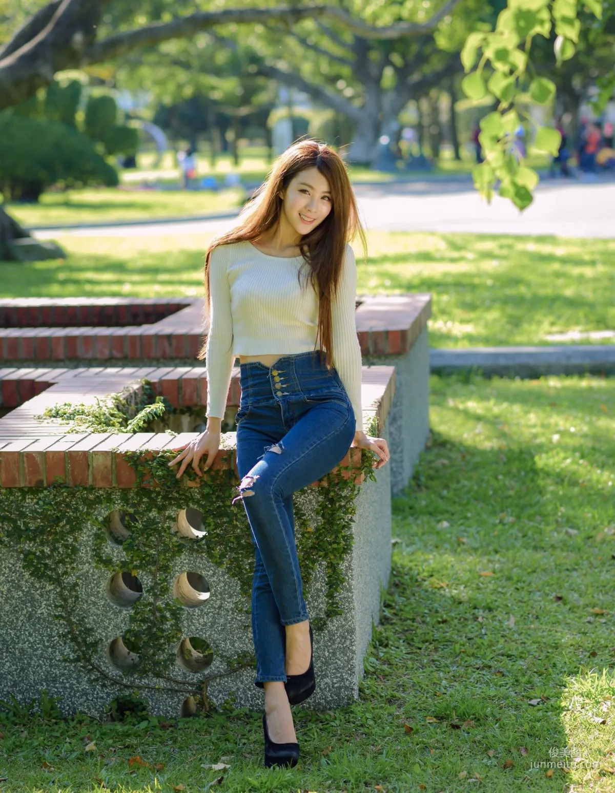 [Taiwan Young Model] Xia Qing Miso Park Denim Tight Pants and Beautiful Legs Photo Set photo 35