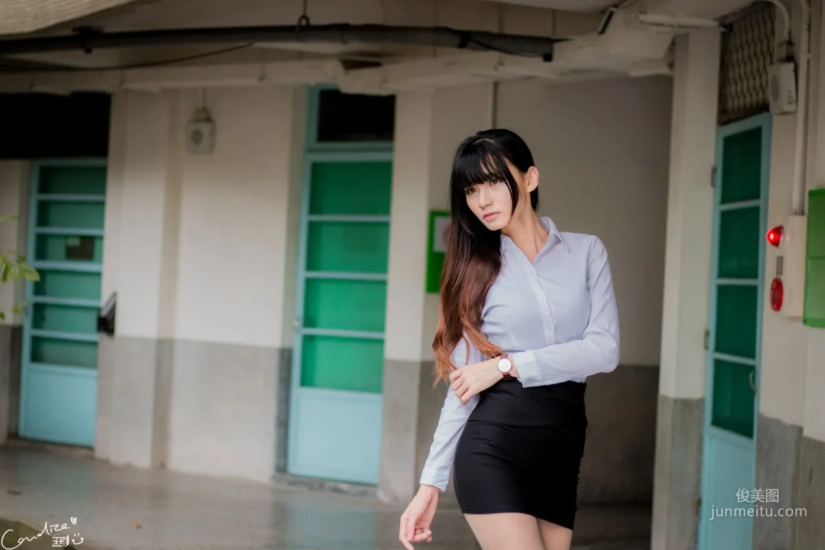 [台湾正妹] 蔡译心 - OL街拍 写真集5