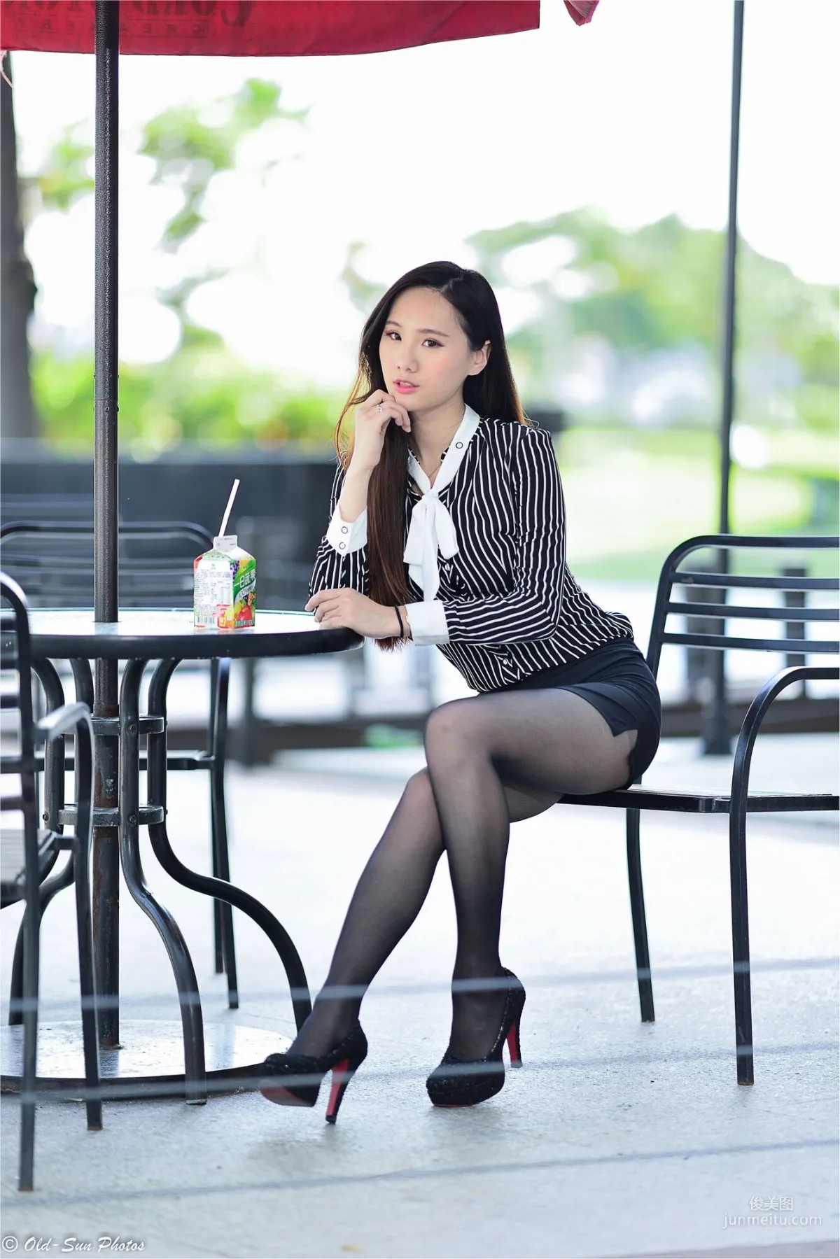 [台湾正妹] 张小米 - 黑丝OL女郎外拍 写真集4