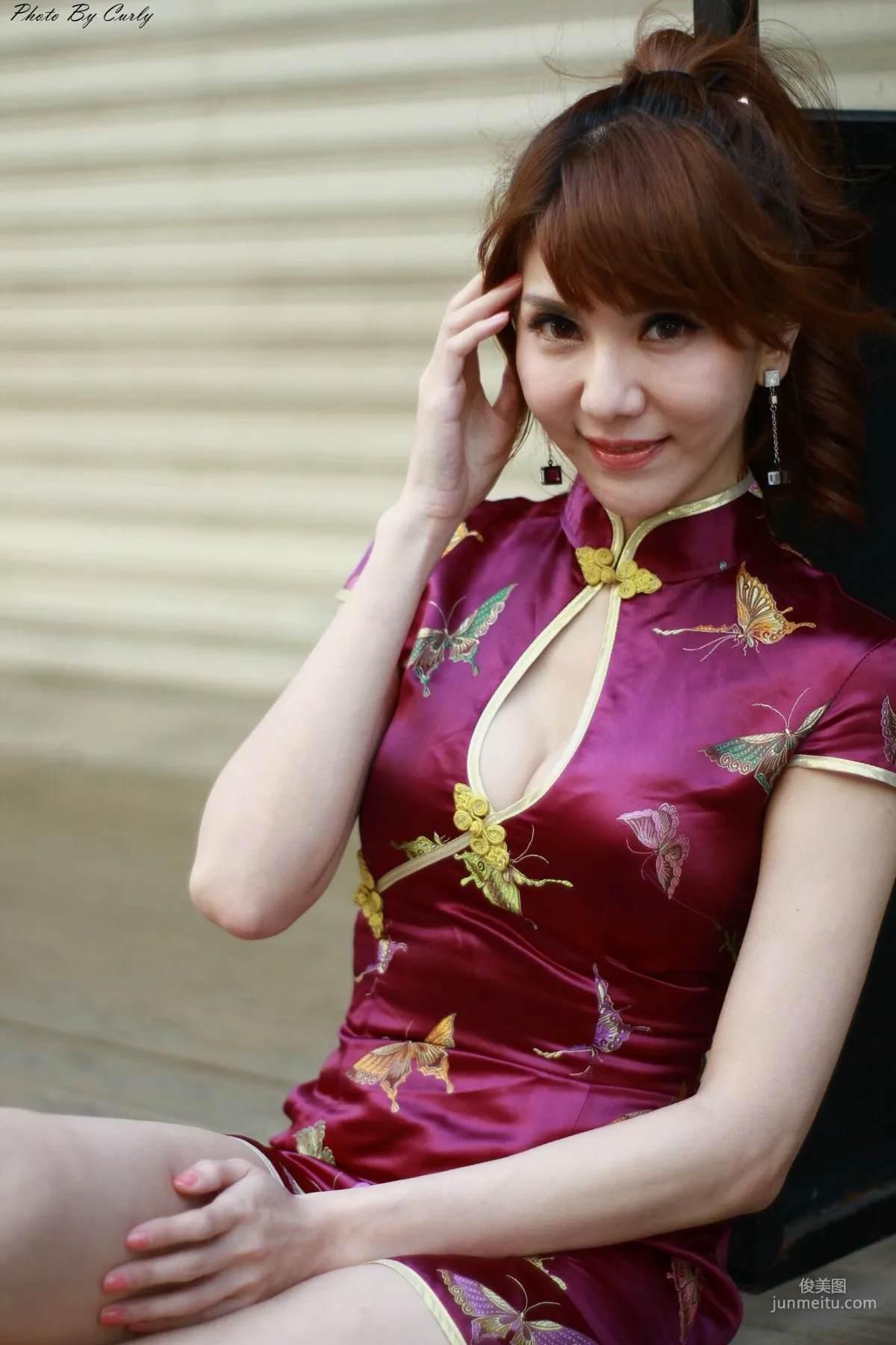 [Taiwan Internet Celebrity Beauty] Huang Shuhua Maggie 《Xinjuejiang Shopping District, Qipao Series》 Photo Set photo 31