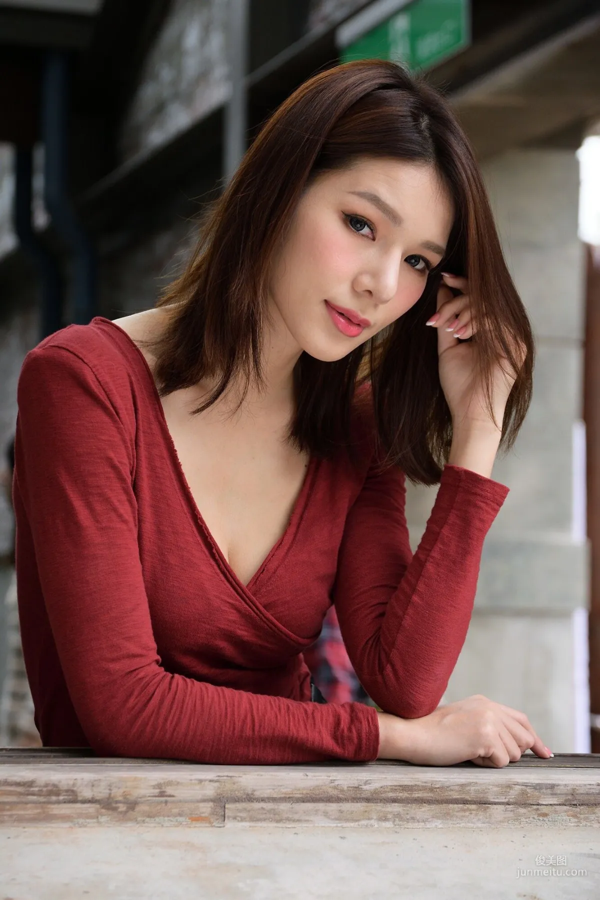 [Taiwan Beauties] Kate, Outdoor Shoot Ultra Short Leather Skirt Series Photo Set photo 30