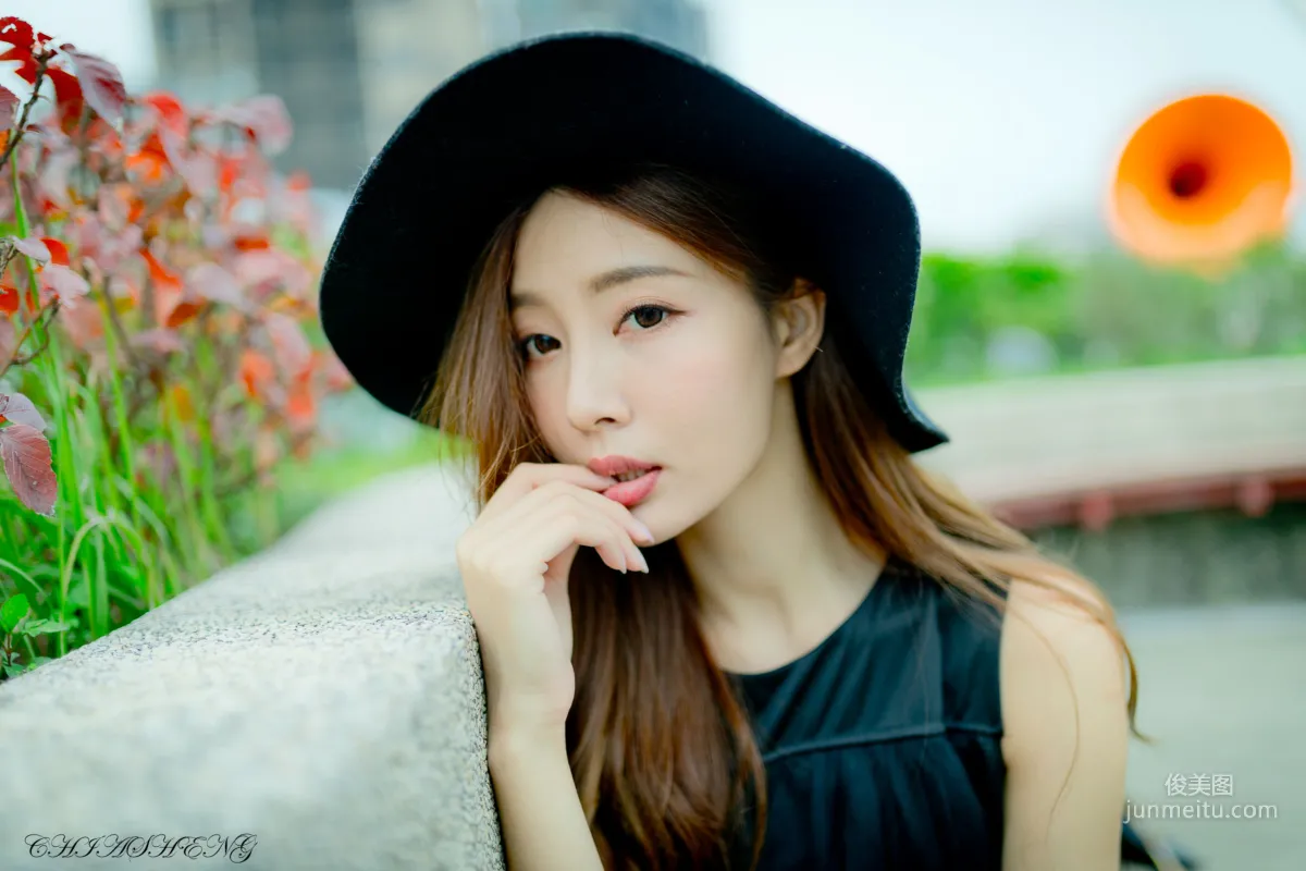 [Taiwan Beauties] Emma Jiang Yuen - Fresh Outdoor Shoot (Three Outfits) Photo Set photo 1