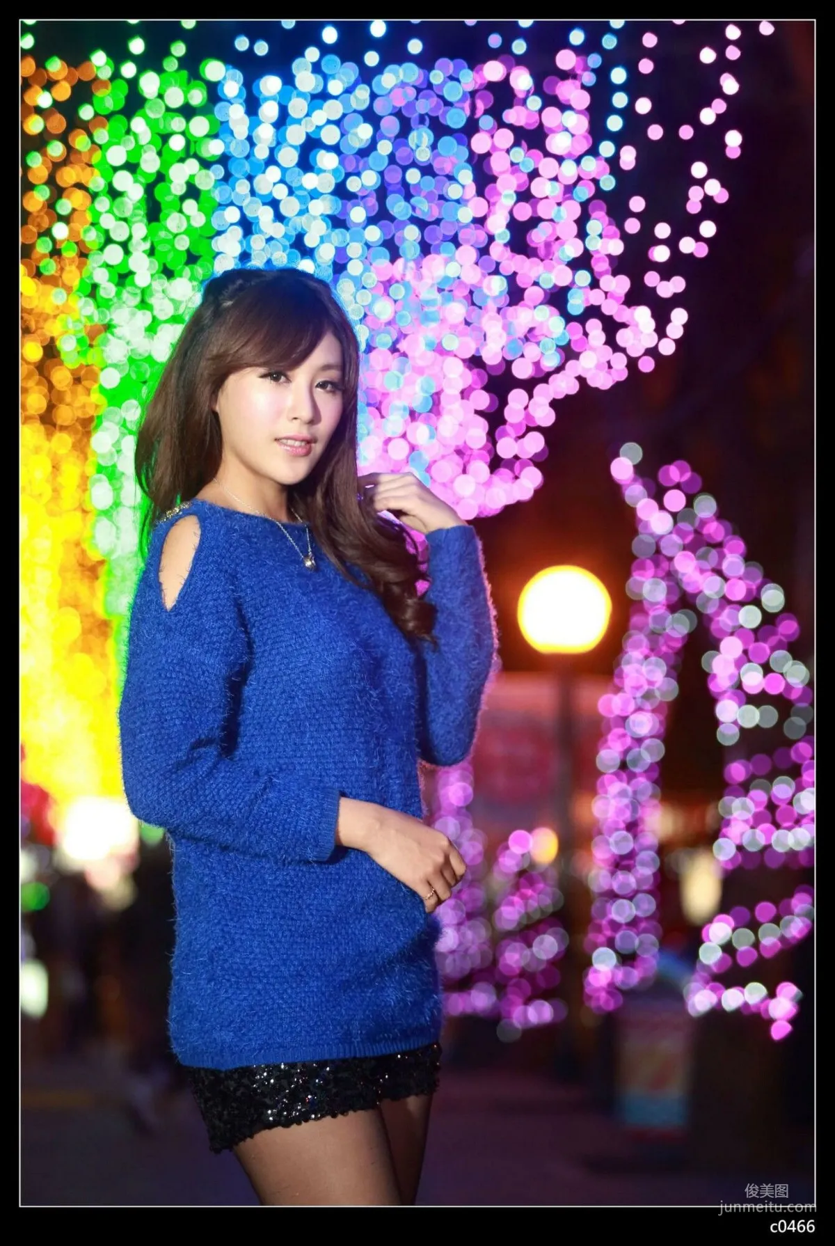 [台湾正妹] 夏晴Miso《圣诞夜黑丝街拍》 写真集9