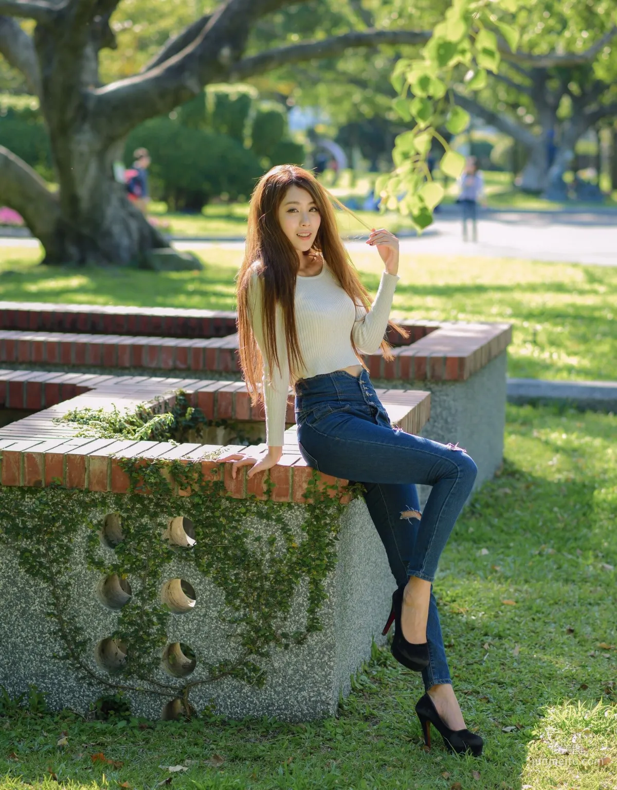 [Taiwan Young Model] Xia Qing Miso Park Denim Tight Pants and Beautiful Legs Photo Set photo 15