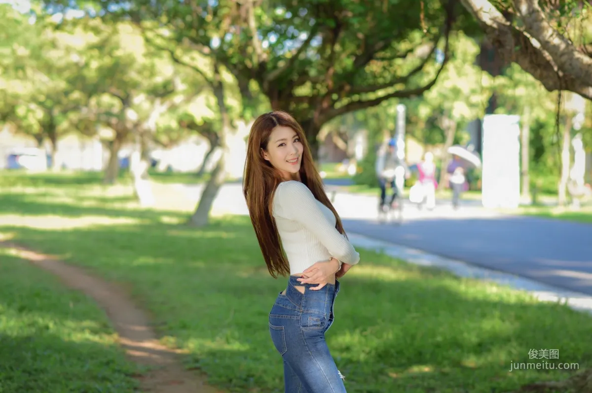 [Taiwan Young Model] Xia Qing Miso Park Denim Tight Pants and Beautiful Legs Photo Set photo 53