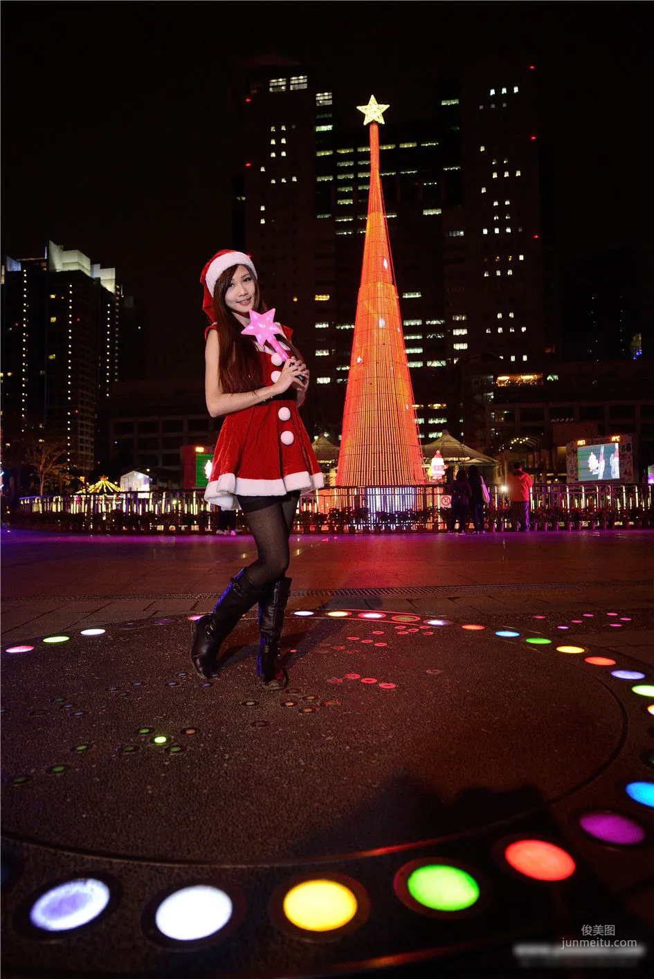 [Taiwan Beauties] Zhang Yazhu chu, Banqiao Station Christmas Outdoor Shoot Photo Set photo 6
