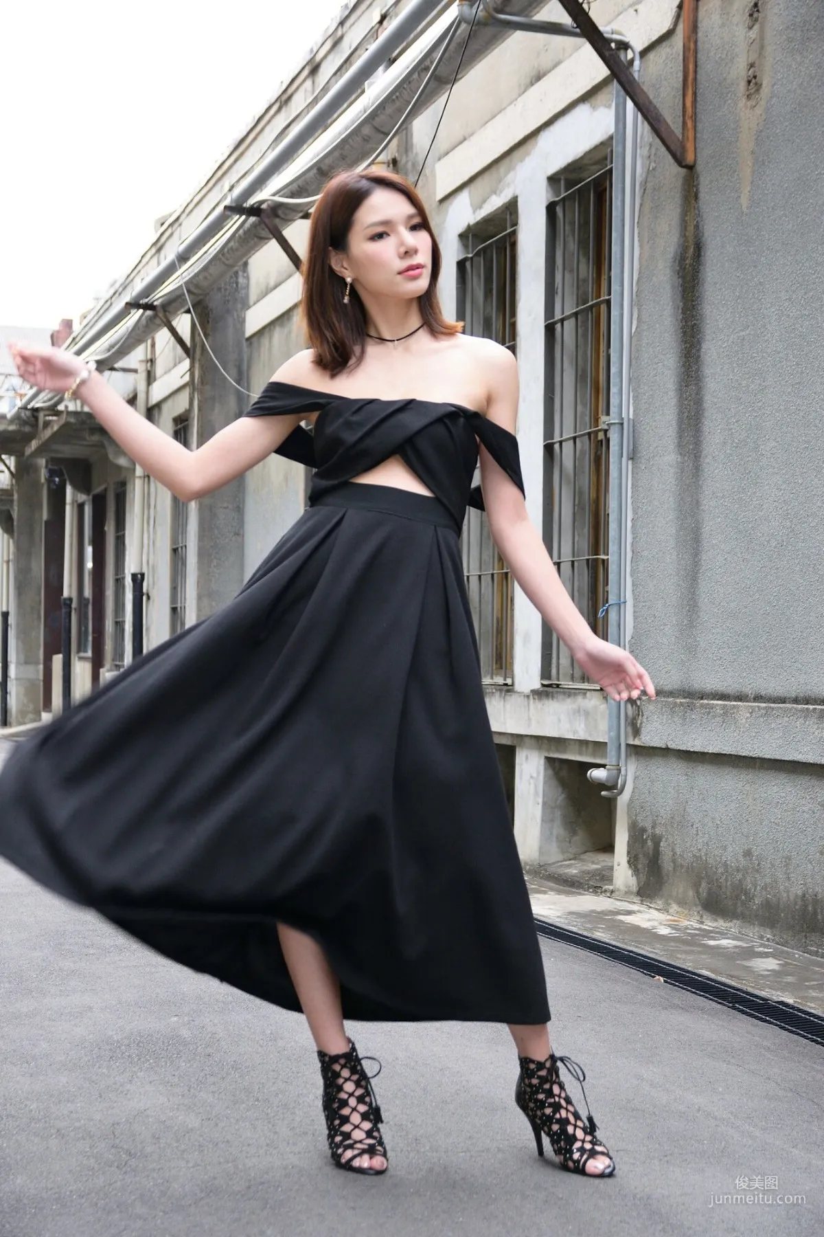 [Taiwan Beauties] Kate - Outdoor Shoot Elegant Long Skirt Photo Set photo 35