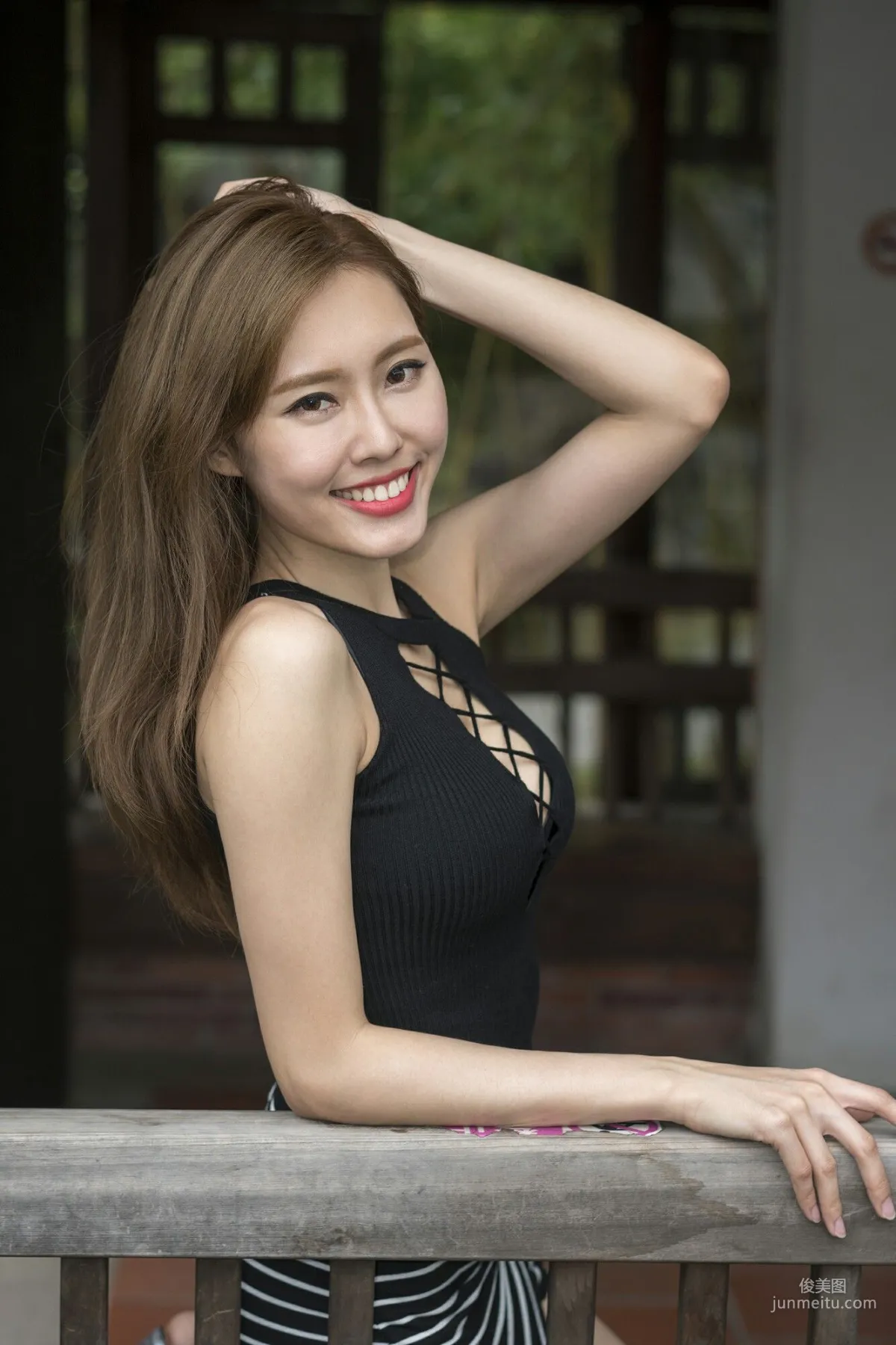 [Taiwan Beauties] Guo Minwen Queenie, Striped Short Skirt Street Snap Photo Set photo 7