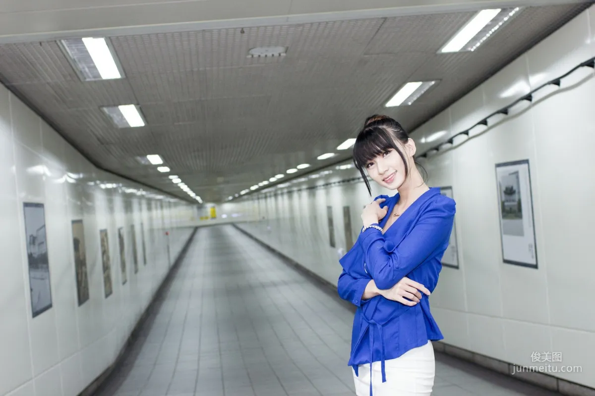 [Taiwan Beauties] Cai Yixin, Chiang Kai-shek Memorial Hall + Fujin Street Fashion Outdoor Shoot Photo Set photo 2