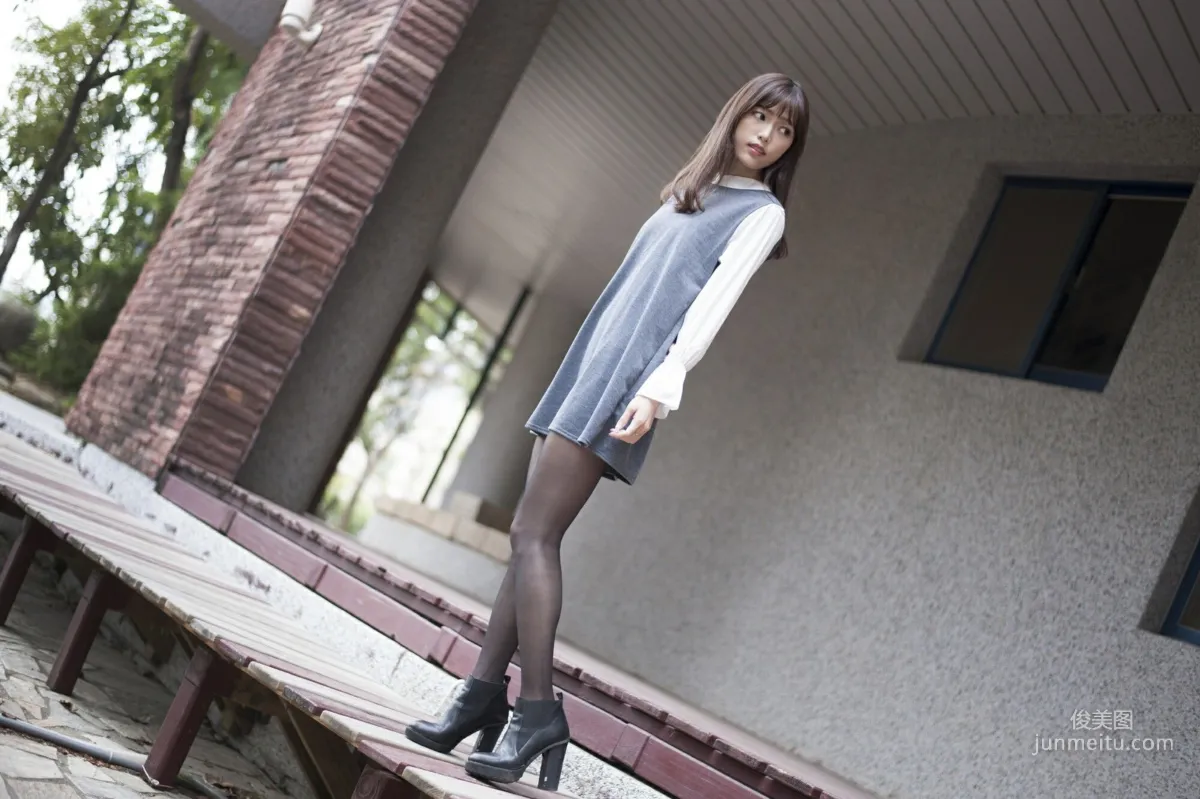 [Taiwan Beauties] Lijia Peng (Lady Yiyi), Black Stockings Under the Cherry Blossoms Photo Set photo 28