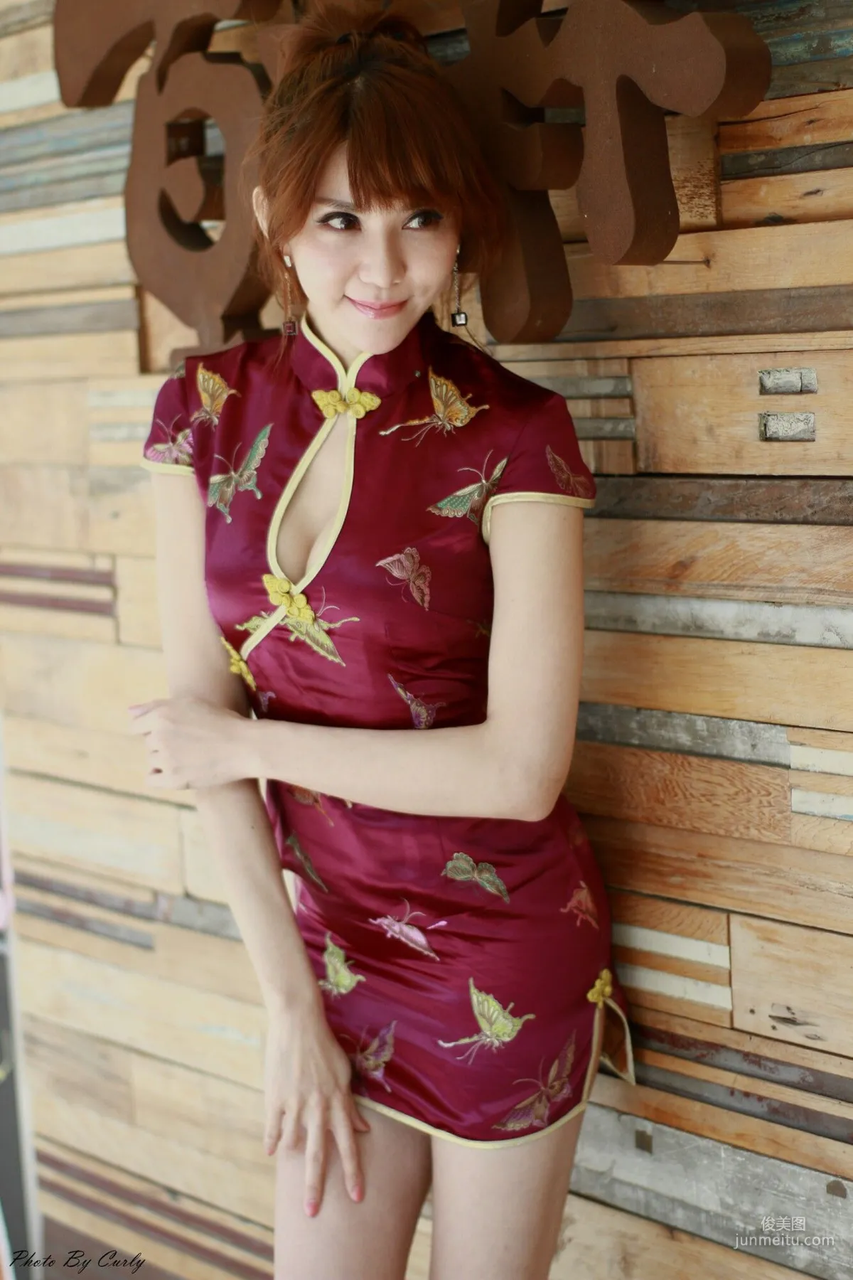 [Taiwan Internet Celebrity Beauty] Huang Shuhua Maggie 《Xinjuejiang Shopping District, Qipao Series》 Photo Set photo 9