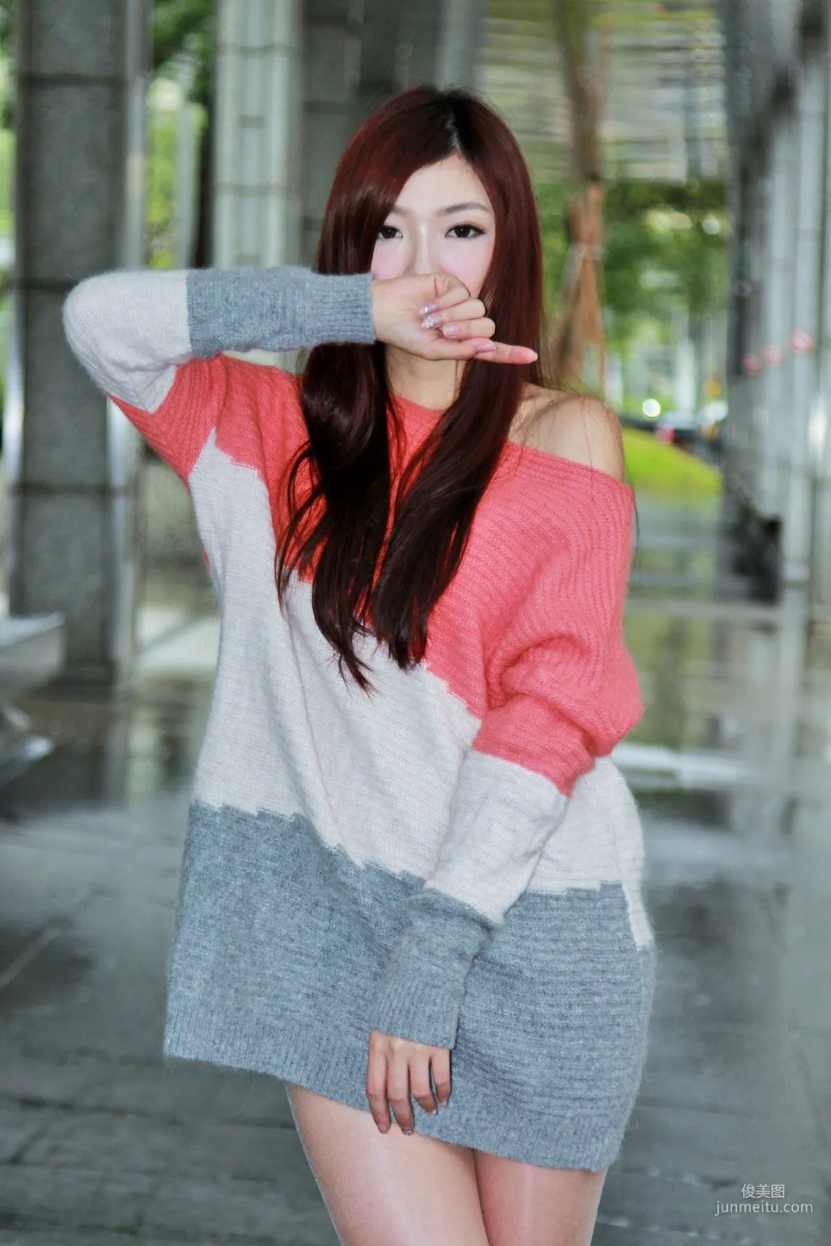 [台灣正妹] Michelle小羽《信義區外拍2套服裝》 寫真集 29