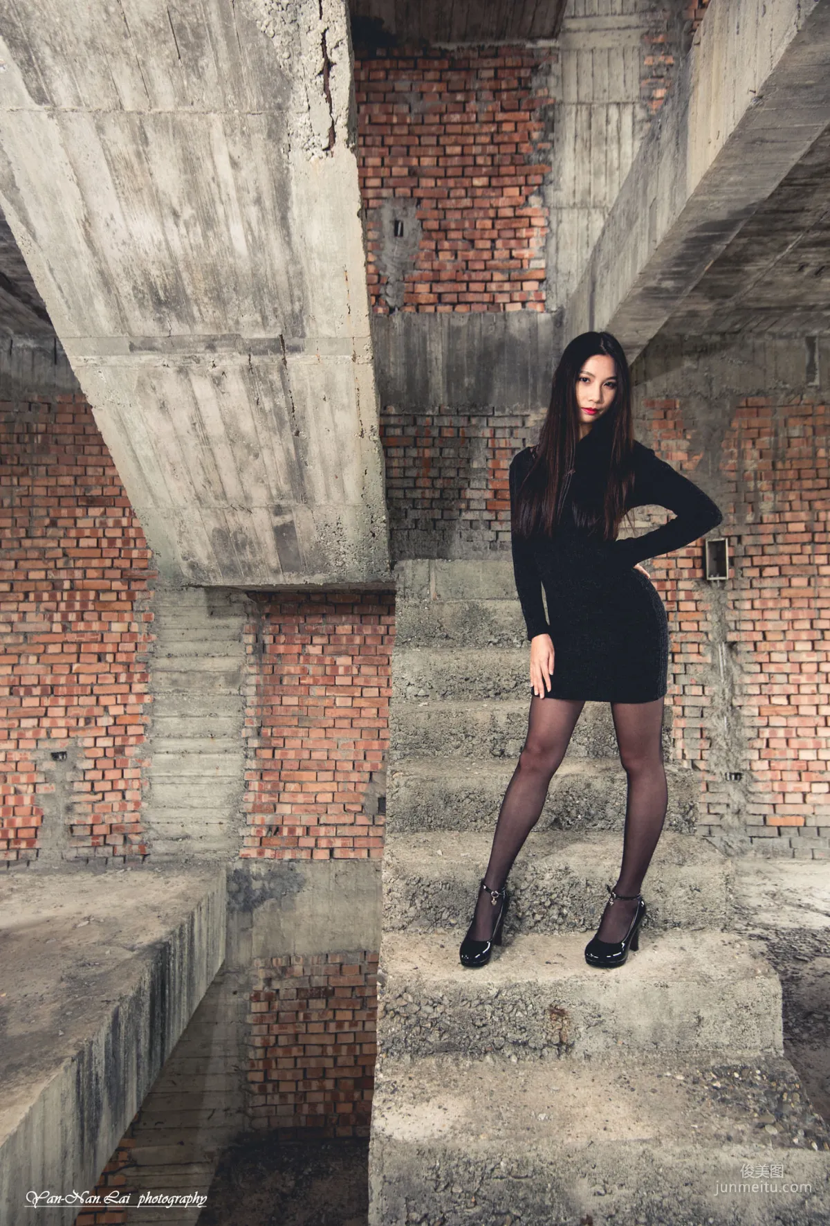 [Taiwan Beauties] Jenny, Black Stockings Outdoor Shoot Photo Set photo 35