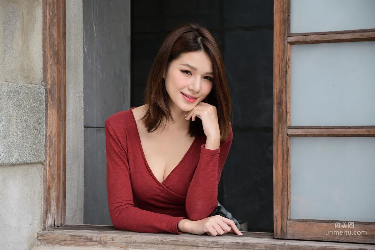 [Taiwan Beauties] Kate, Outdoor Shoot Ultra Short Leather Skirt Series Photo Set photo 23