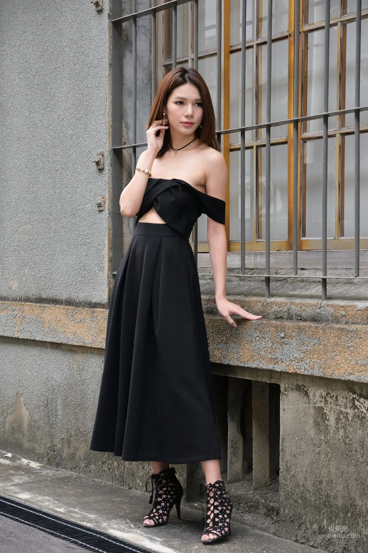 [Taiwan Beauties] Kate - Outdoor Shoot Elegant Long Skirt Photo Set photo 5
