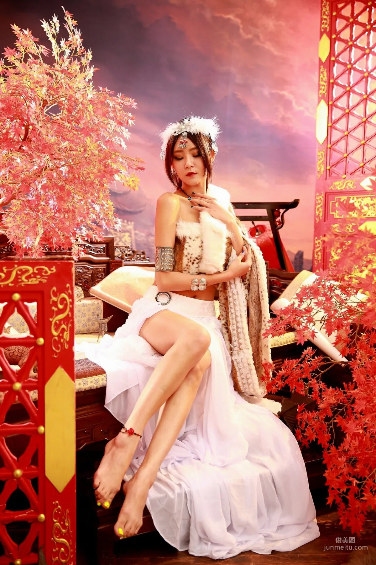 [Taiwan Beauties] Winnie Xiaoxue Barbarian Princess and OL Style Outfit Photo Set photo 17