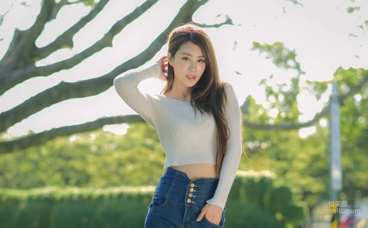 [Taiwan Young Model] Xia Qing Miso Park Denim Tight Pants and Beautiful Legs Photo Set photo 20