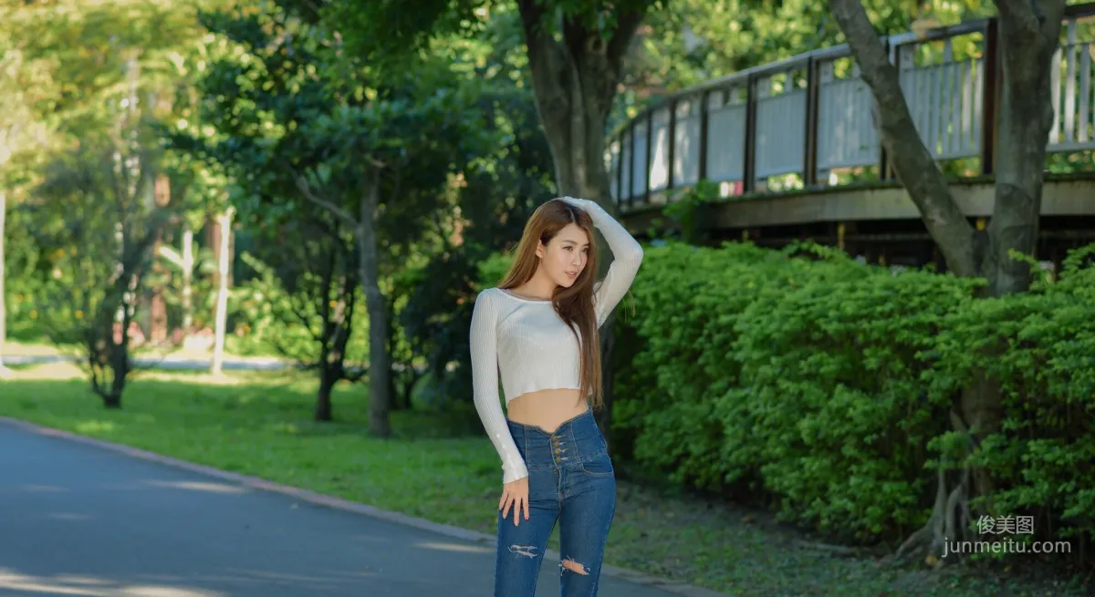 [Taiwan Young Model] Xia Qing Miso Park Denim Tight Pants and Beautiful Legs Photo Set photo 29