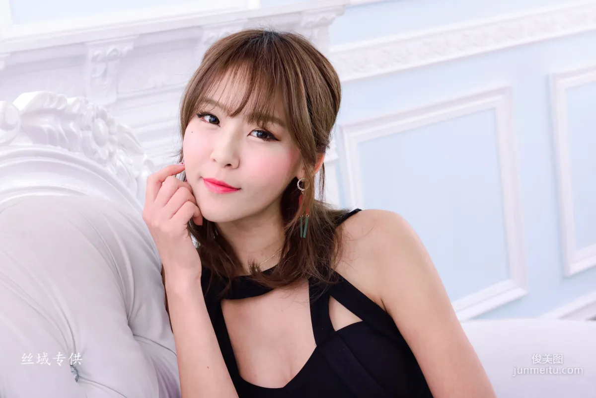 [Taiwan Beauties] Winnie Xiaoxue/Zhuang Wenni - 3 Sets of Elegant Leg Outfits Photo Set photo 30
