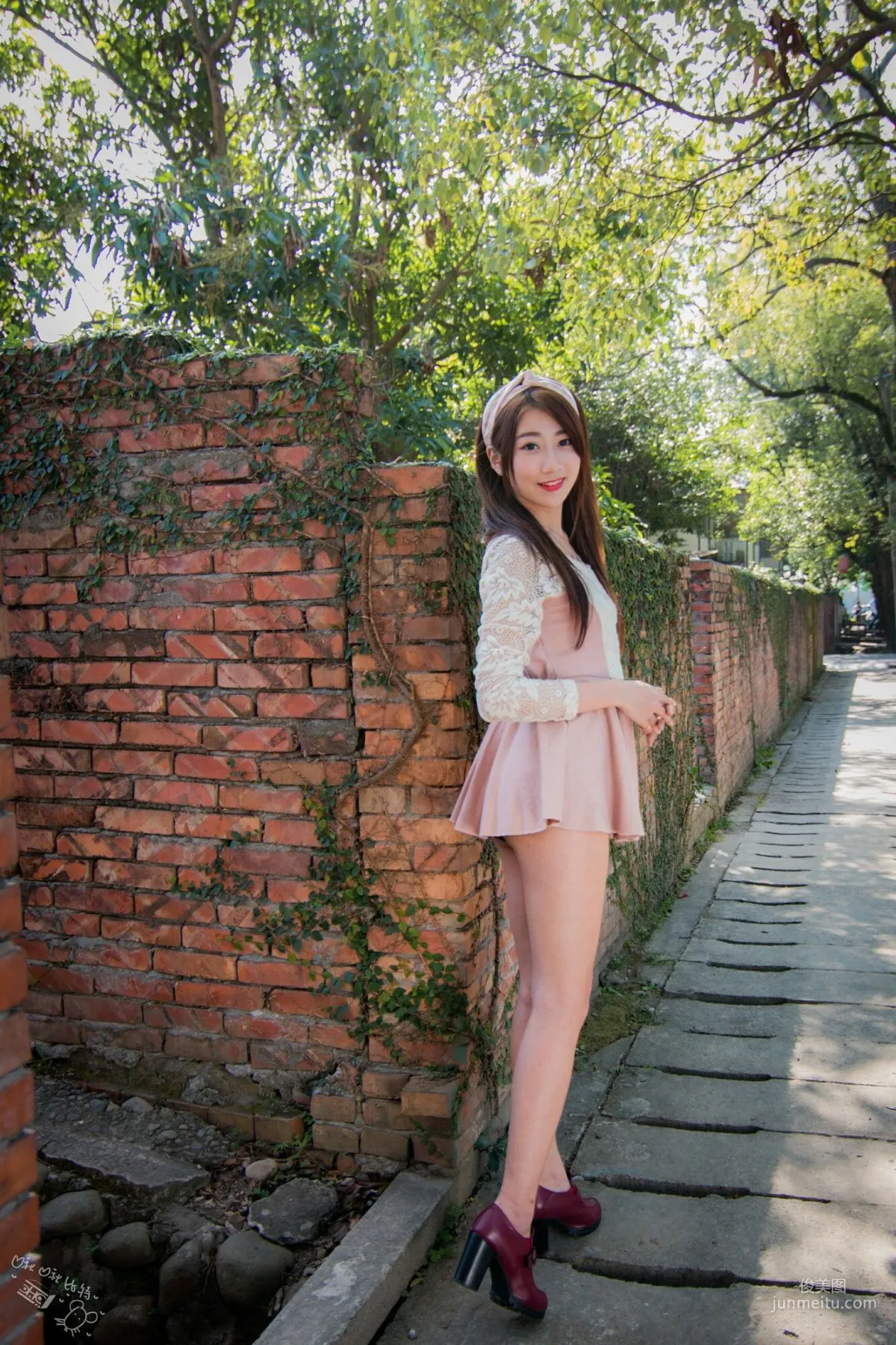 [Taiwan Beauties] Jiating Zhang Sweet Outdoor Shoot Short Skirt Series at Guangfu New Village Photo Set photo 6