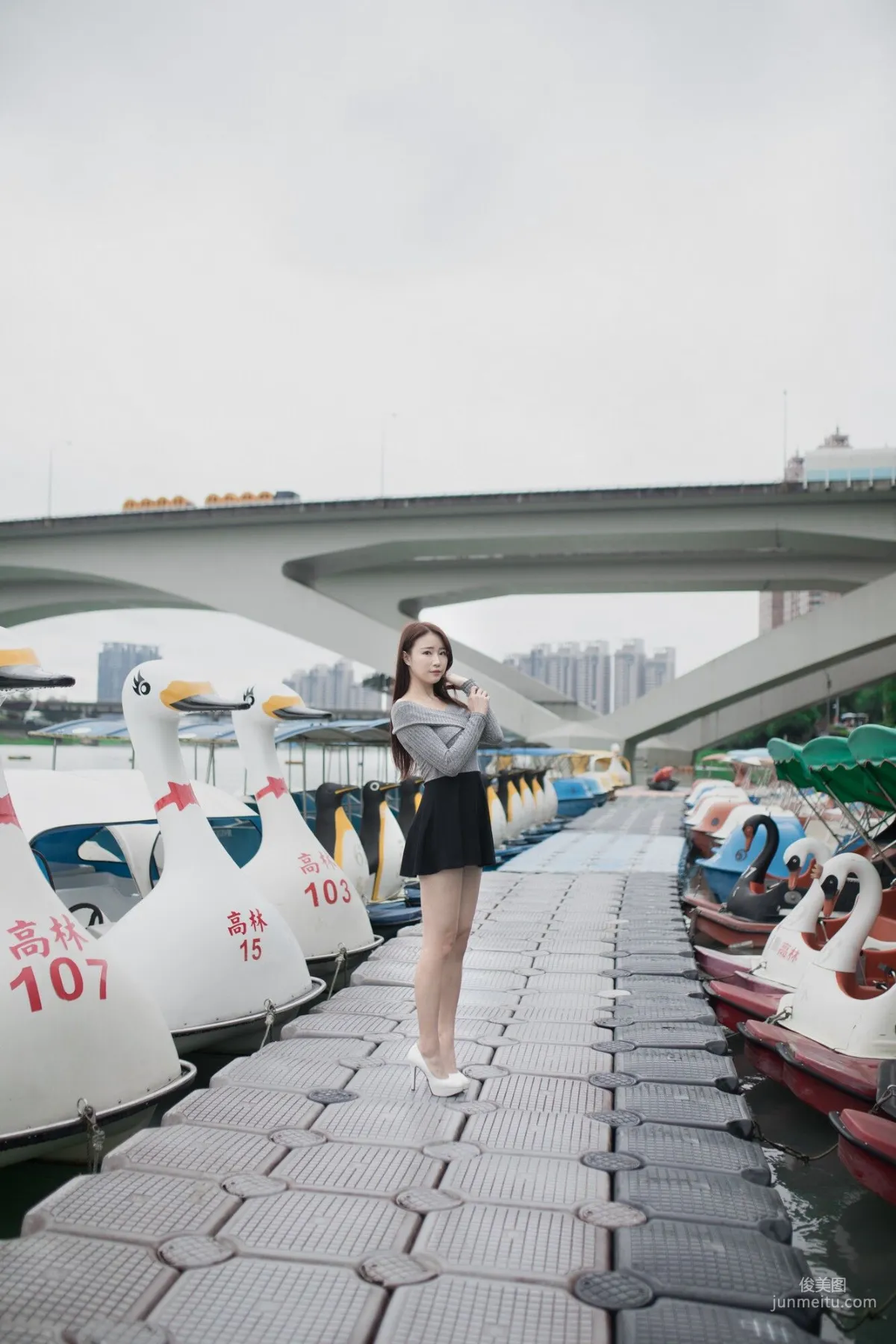 [台湾网红美女] Lia杨思原《新店碧潭》 写真集5