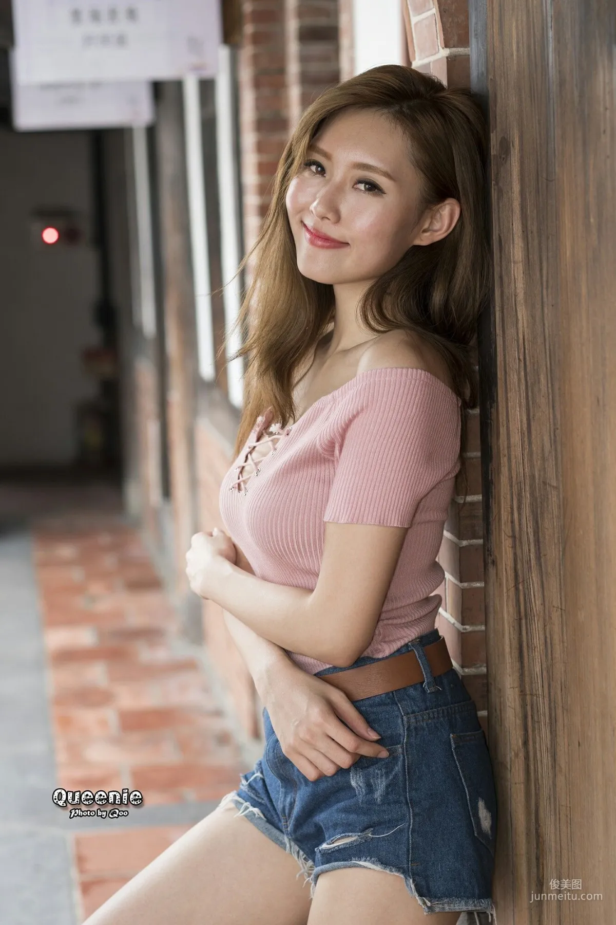 [台灣正妹] Queenie/Q尼 - 熱褲美腿街拍 寫真集 98