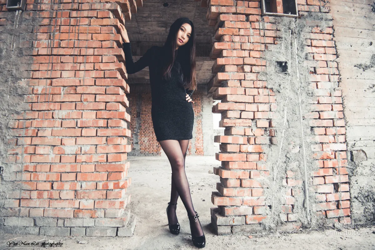 [台湾嫩模] Jenny《黑丝外拍》 写真集1