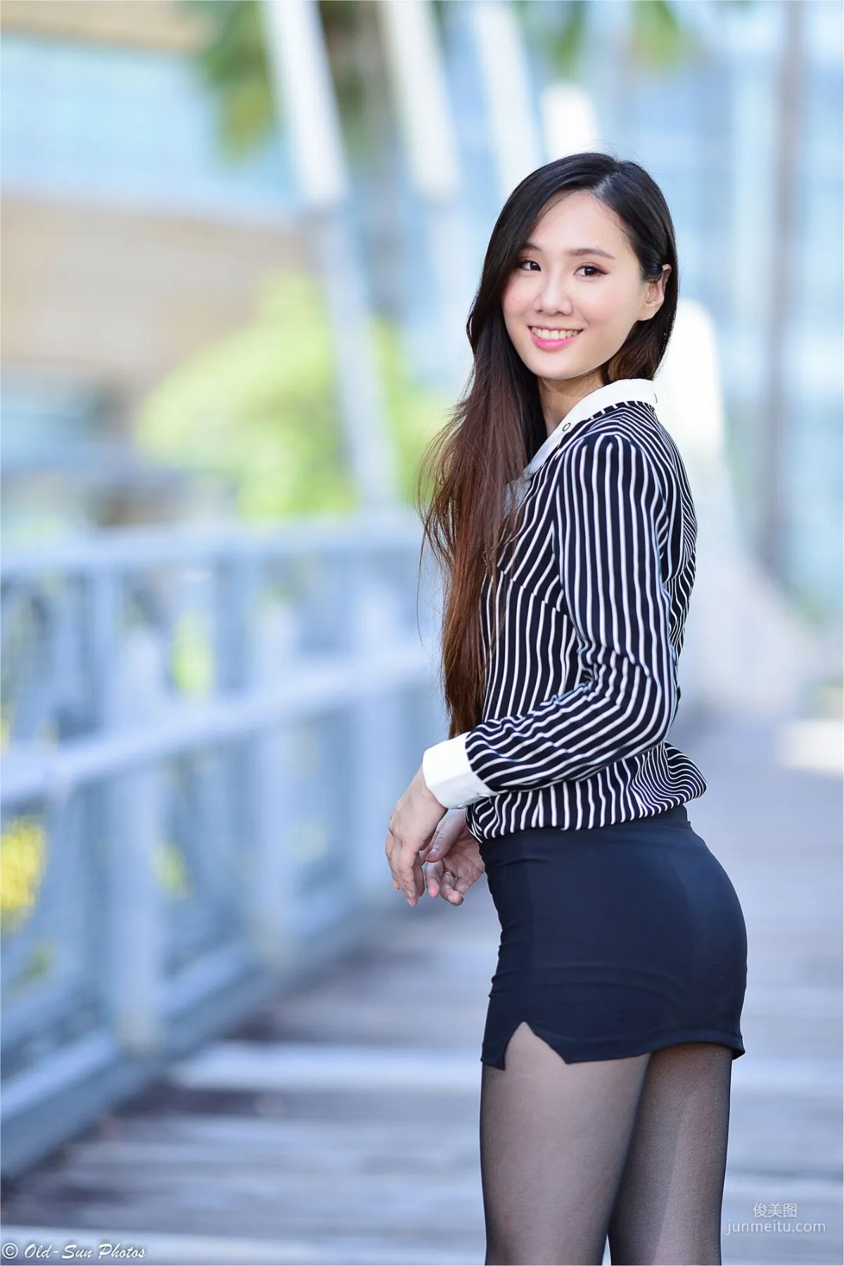 [台湾正妹] 张小米 - 黑丝OL女郎外拍 写真集2