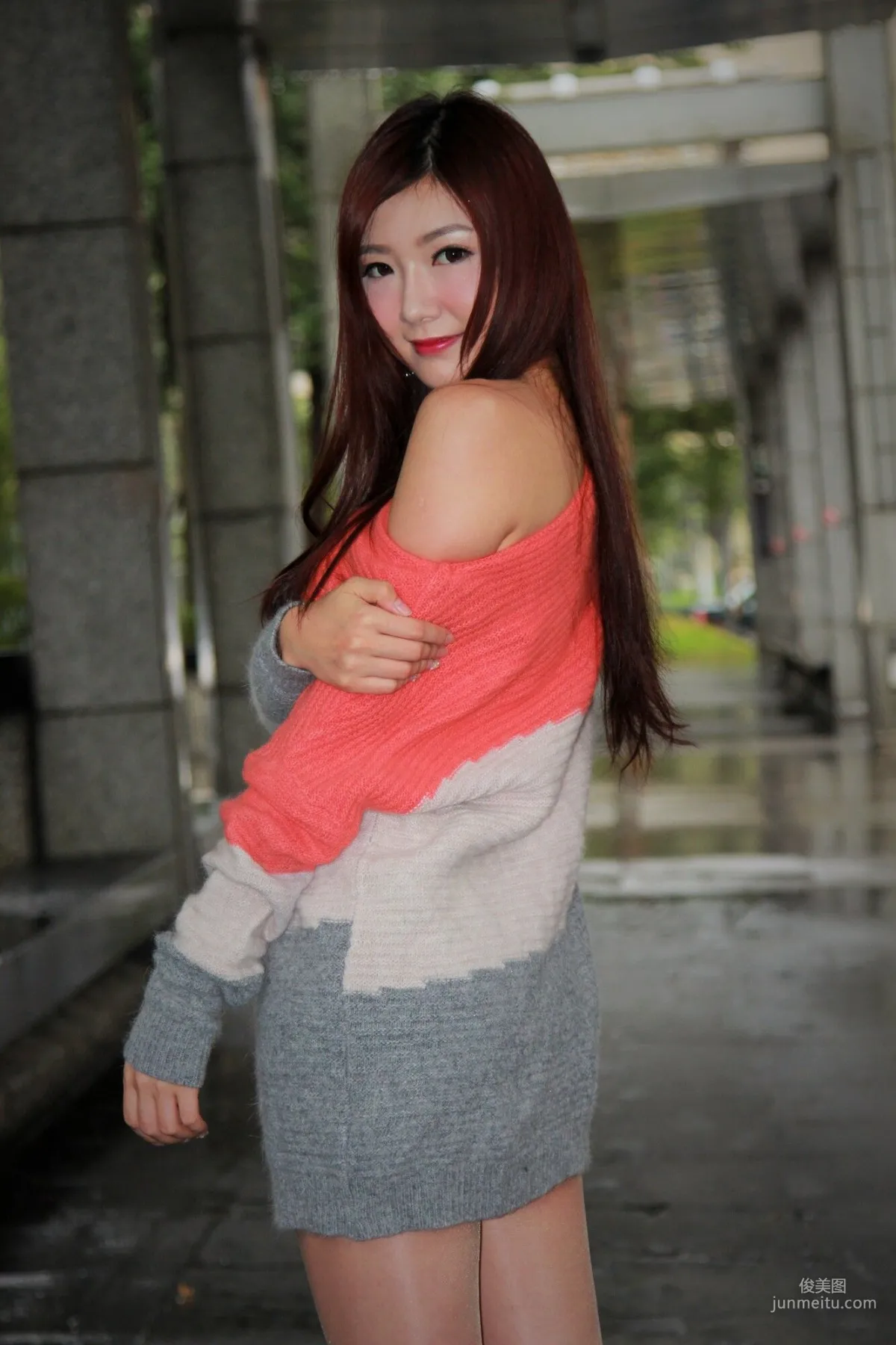 [台灣正妹] Michelle小羽《信義區外拍2套服裝》 寫真集 1