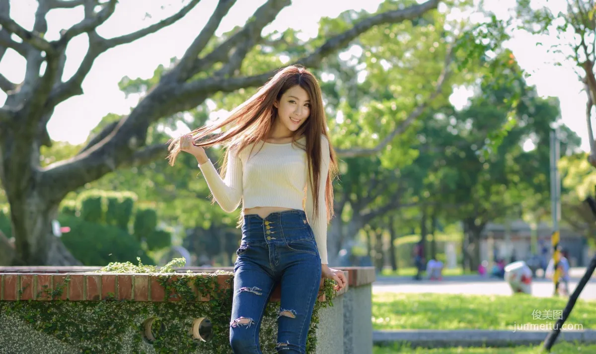 [Taiwan Young Model] Xia Qing Miso Park Denim Tight Pants and Beautiful Legs Photo Set photo 37