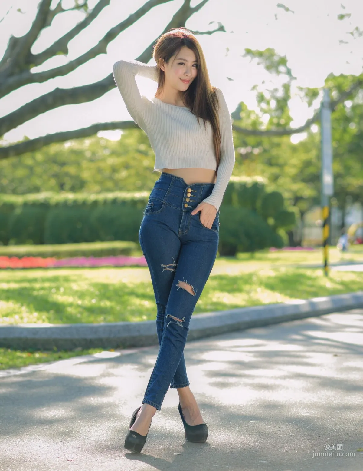 [Taiwan Young Model] Xia Qing Miso Park Denim Tight Pants and Beautiful Legs Photo Set photo 44