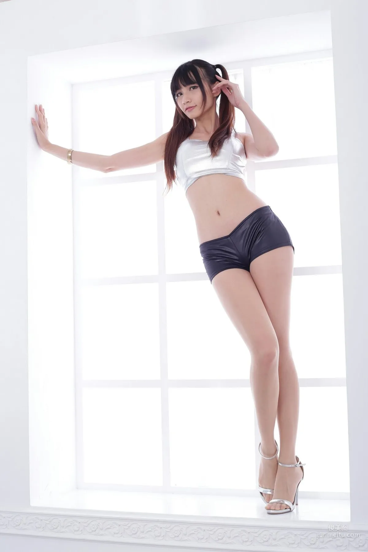 [台湾正妹] 蔡译心 - 超短热裤系列 写真集16