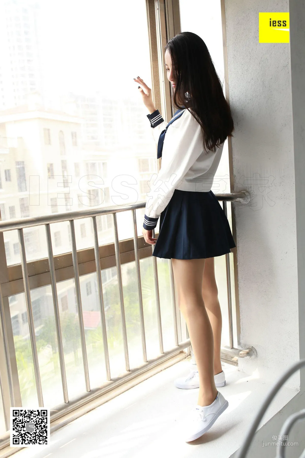 婉萍 《第一次涂指甲油的婉萍》 [异思趣向IESS] 丝享家216 写真集78