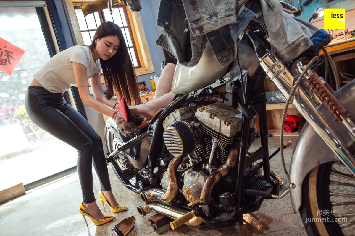 DJ Jiajia Classic Motorcycle Love [IESS] Devil Wednesday Special Issue 22 Photo Set photo 45