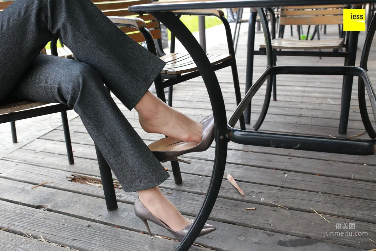 Shuang Shuang, Mature Woman Short Stockings and Suit Pants [IESS] Silk Enjoyer 231 Photo Set photo 28