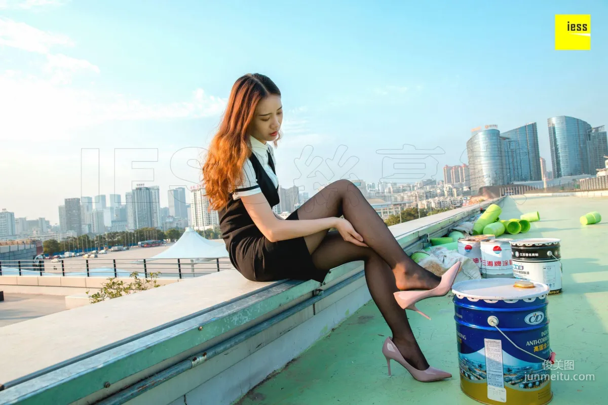 Nuan Nuan "Look! There's a Black Stockings Girl on the Rooftop" [IESS] Silk Enjoyer 237 Photo Set photo 1