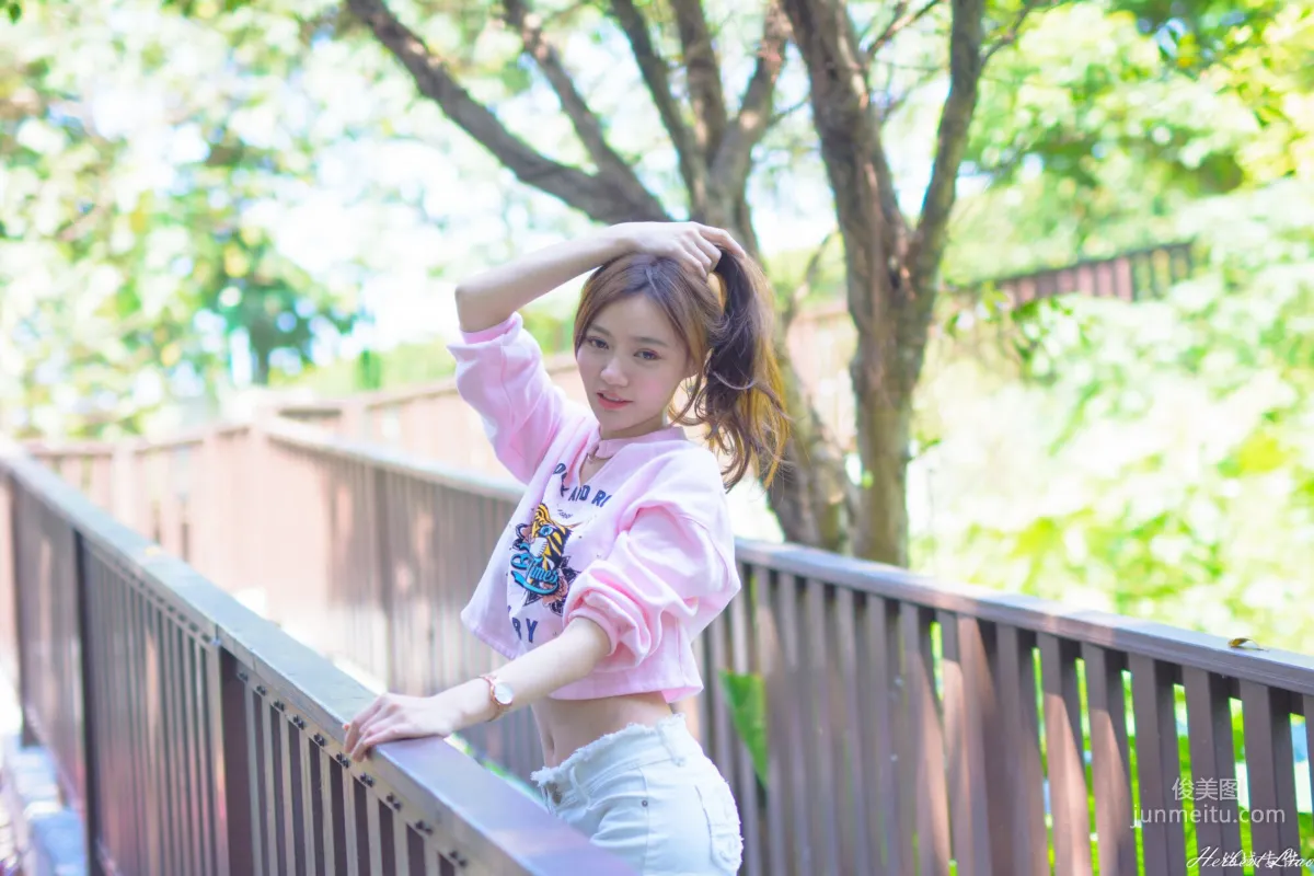 [Taiwan Goddess] Su Xiaoli "Flower Expo Xinsheng Park Hot Pants Sportswear" Photo Set photo 7