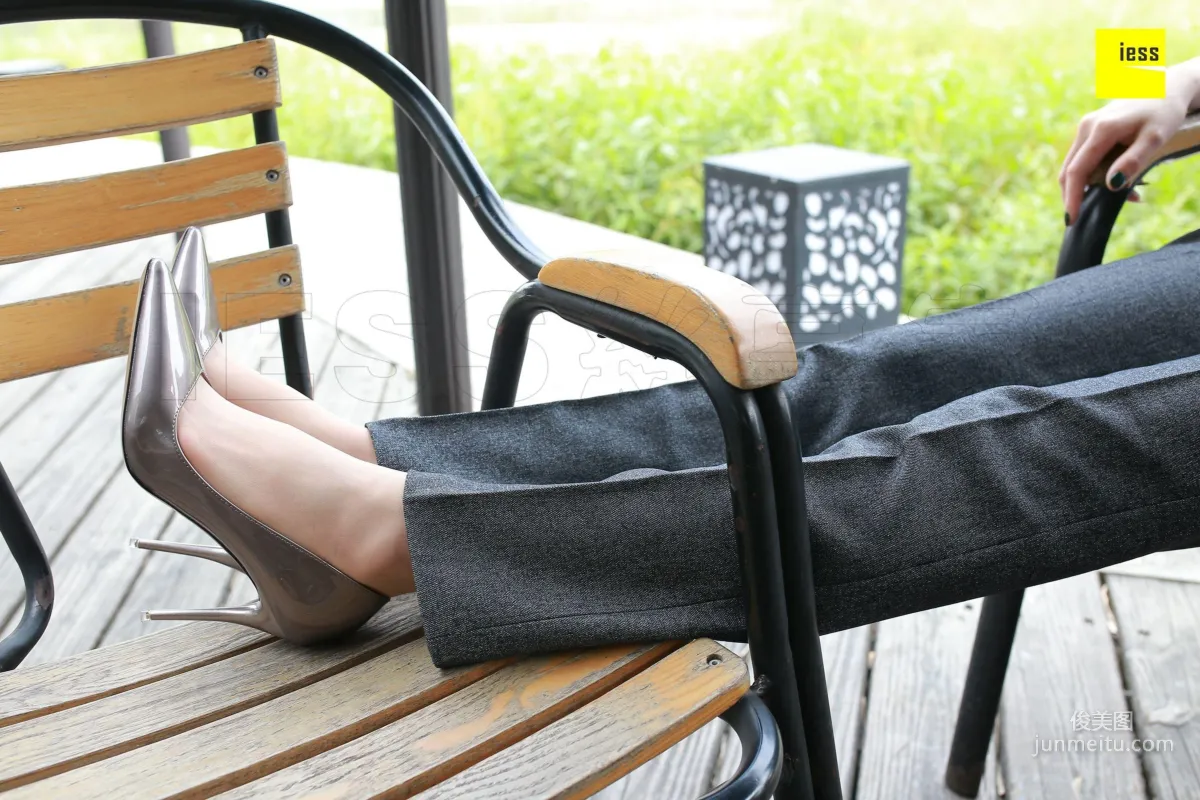 Shuang Shuang, Mature Woman Short Stockings and Suit Pants [IESS] Silk Enjoyer 231 Photo Set photo 42