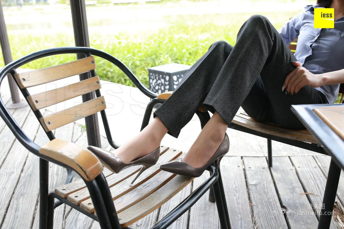 Shuang Shuang, Mature Woman Short Stockings and Suit Pants [IESS] Silk Enjoyer 231 Photo Set photo 46