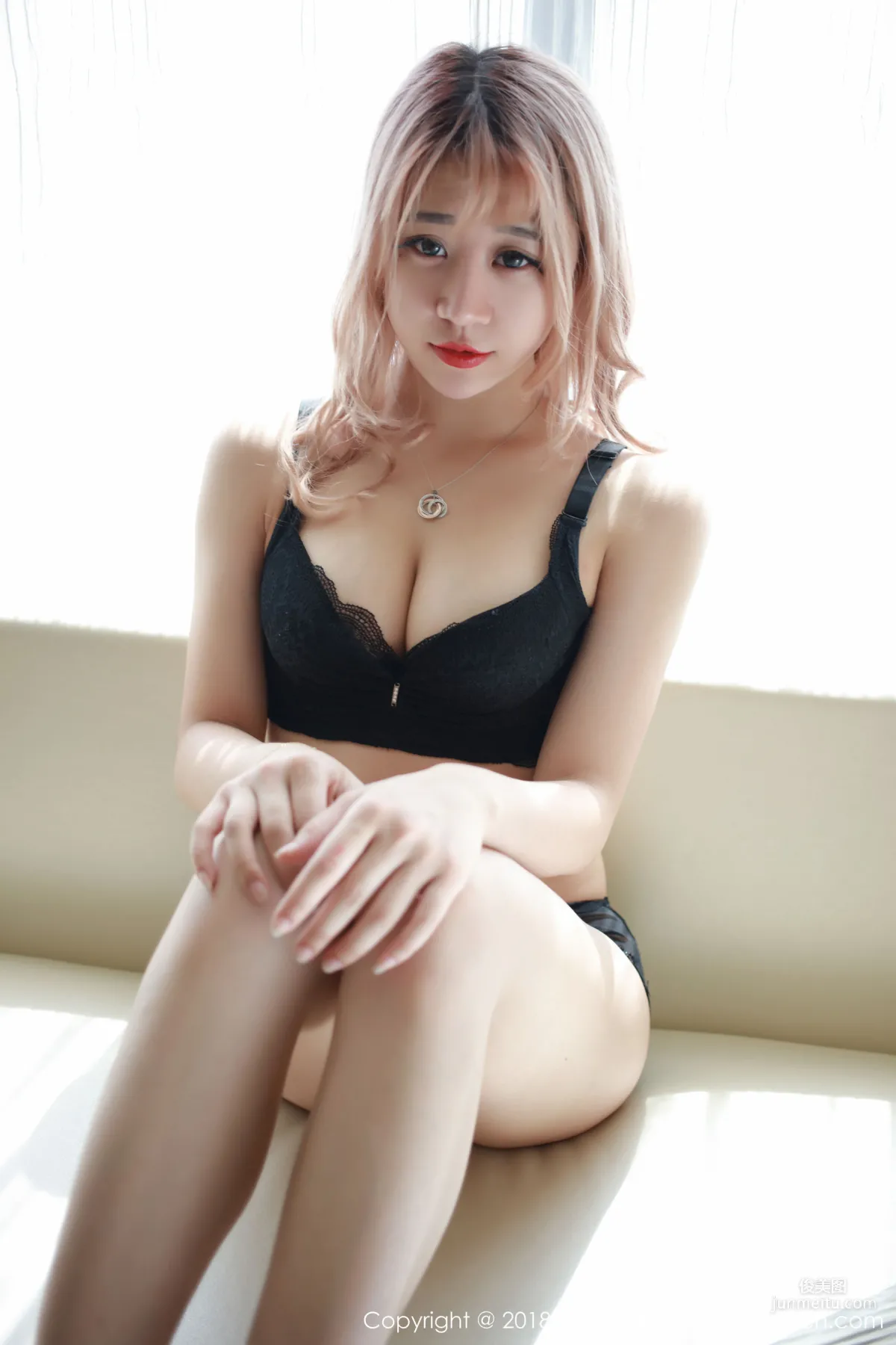 Jingjing tobey Skin Like Fine Jade Golden Hair Beauty [MFStar] Vol.120 Photo Set photo 8