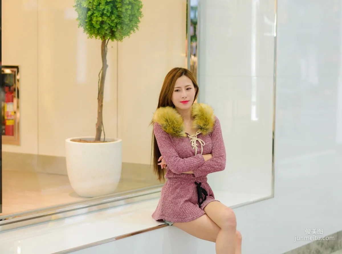 [台湾正妹] 黄艾比Abbie - 长腿热裤街拍 写真集42