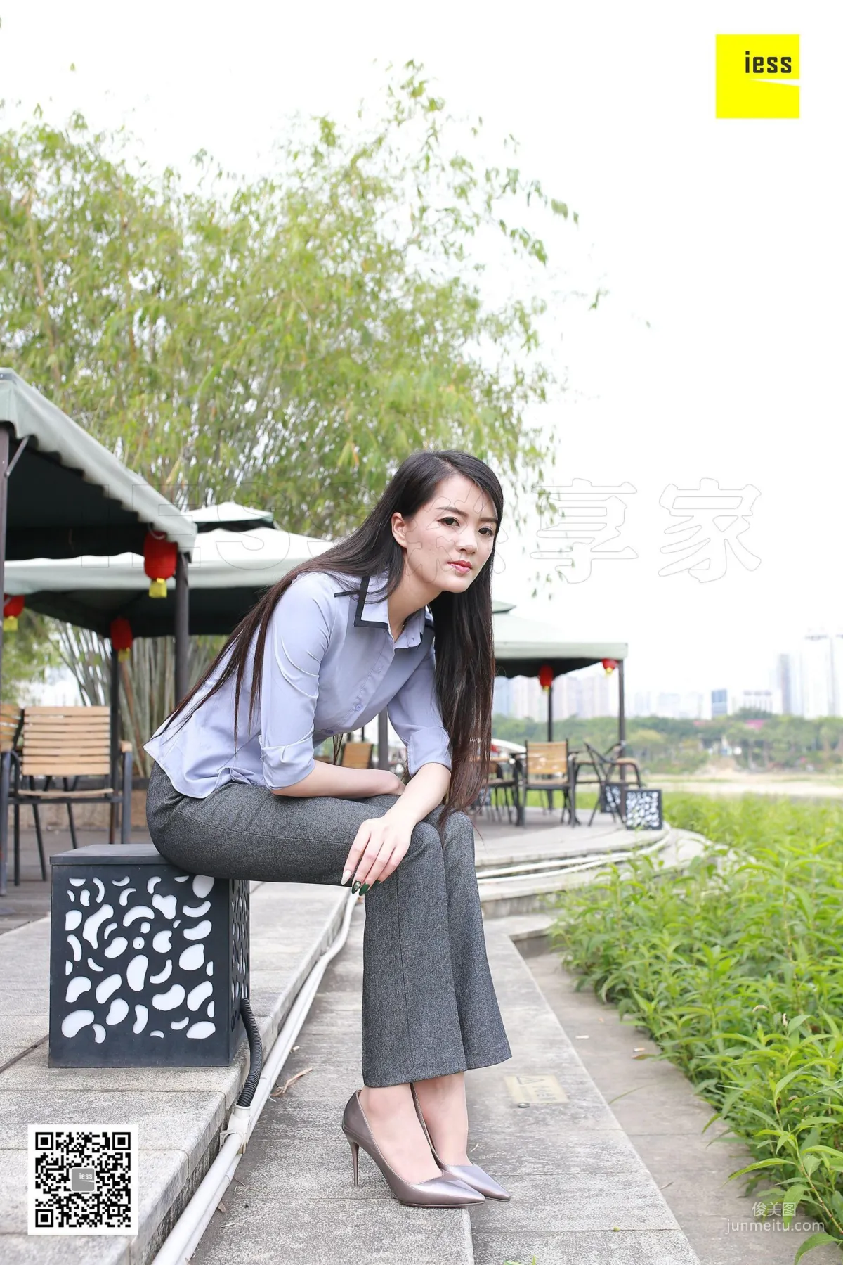 Shuang Shuang, Mature Woman Short Stockings and Suit Pants [IESS] Silk Enjoyer 231 Photo Set photo 2