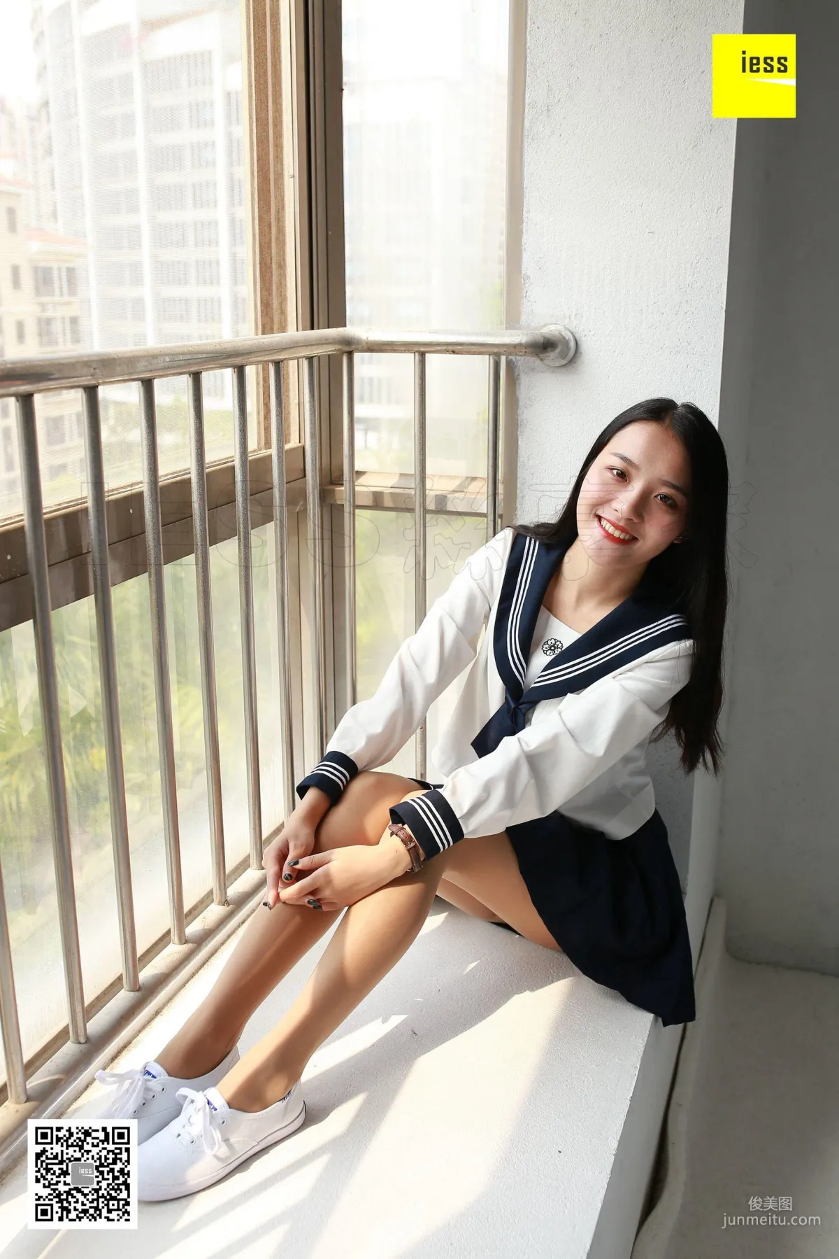 婉萍 《第一次涂指甲油的婉萍》 [异思趣向IESS] 丝享家216 写真集12