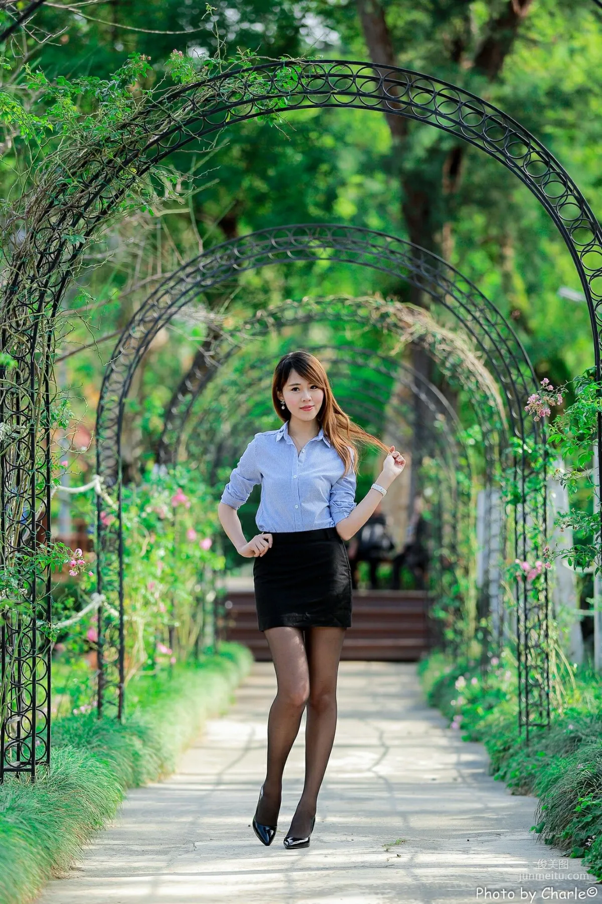 [Taiwan Beauties] Ai Lin, Shilin Residence Outdoor Shoot (Three Outfits Total) Photo Set photo 29