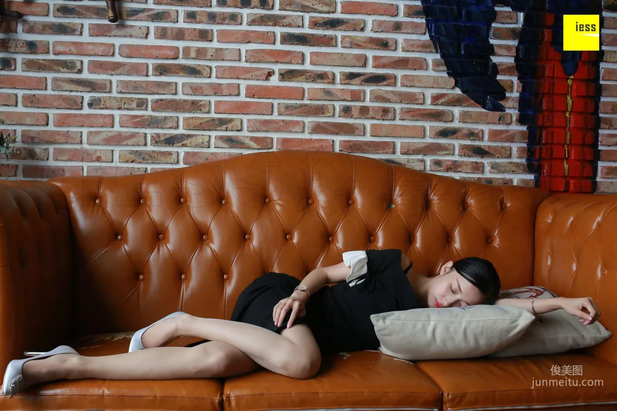 Qiuqiu, Qiuqiu Be Good, Lie Still [IESS] Silk Enjoyer 240 Photo Set photo 27