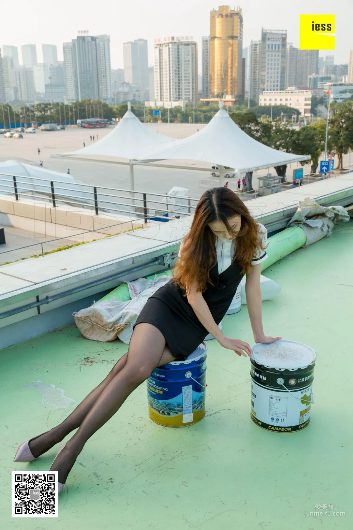 Nuan Nuan "Look! There's a Black Stockings Girl on the Rooftop" [IESS] Silk Enjoyer 237 Photo Set photo 59