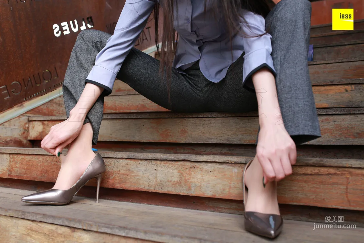 Shuang Shuang, Mature Woman Short Stockings and Suit Pants [IESS] Silk Enjoyer 231 Photo Set photo 84