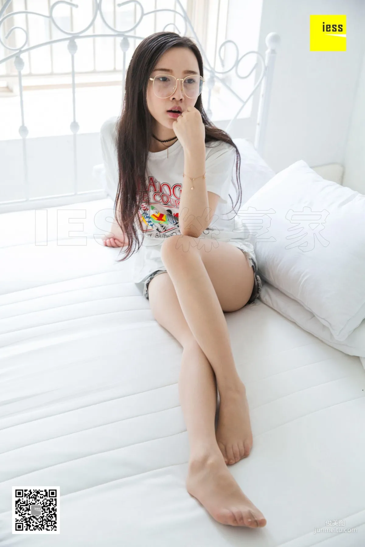 Wen Xin "Tasty Peach-Colored High Heels" [IESS] Silk Enjoyer 219 Photo Set photo 68