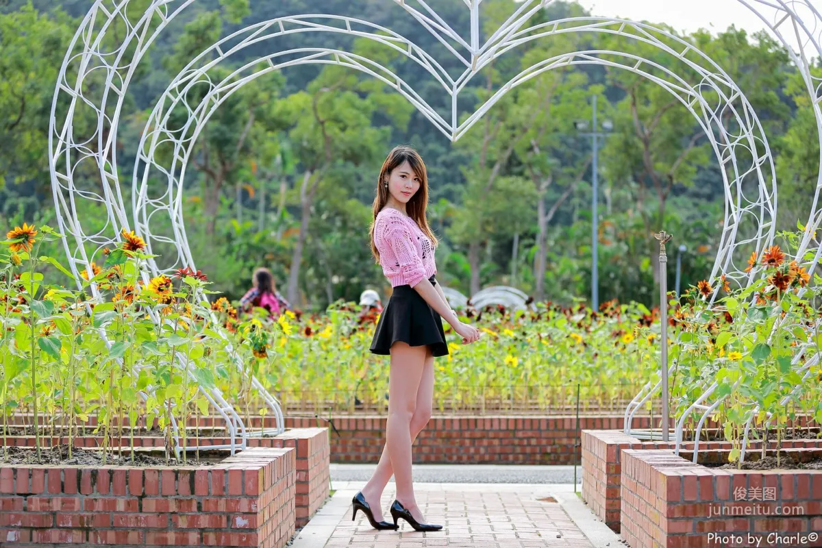 [Taiwan Beauties] Ai Lin, Shilin Residence Outdoor Shoot (Three Outfits Total) Photo Set photo 27